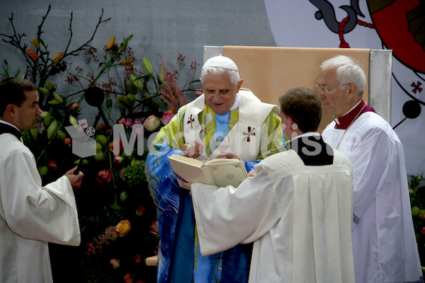 202_Papst_Benedikt_XVI.jpg