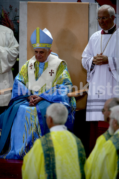 230_Papst_Benedikt_XVI.jpg