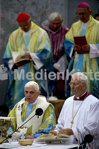 239_Papst_Benedikt_XVI.jpg