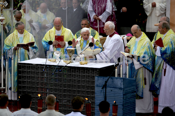 246_Papst_Benedikt_XVI.jpg