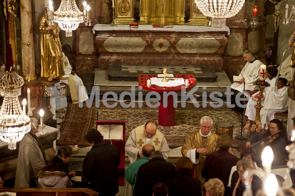 Altarweihe Welsche Kirche Segnung -3815