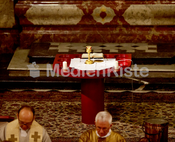 Altarweihe Welsche Kirche Segnung -3818