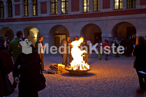 beim Lagerfeuer Gebet um geistliche Berufungen-5716