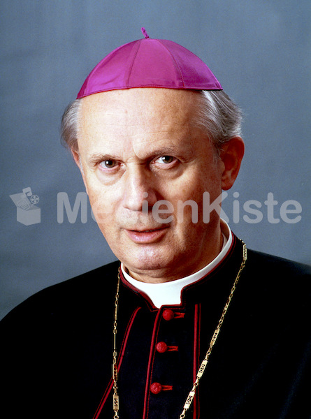 Bischof Kapellari 38,8MB.tif