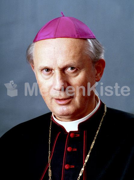 Bischof Kapellari5,8MB.tif