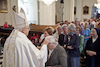 die Segnung bei Segnung aelterer Menschen Bischof Weber-9629