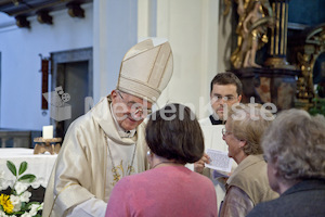 die Segnung bei Segnung aelterer Menschen Bischof Weber-9640