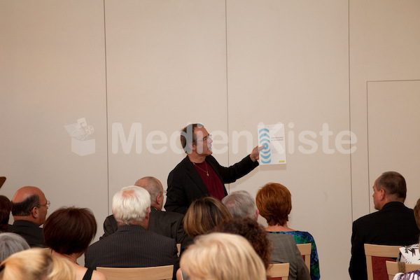 Ehrung Religionslehrer (93 von 101).jpg