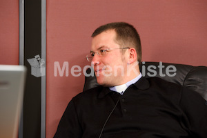 Johannes Freitag Mensch Priester-75.jpg