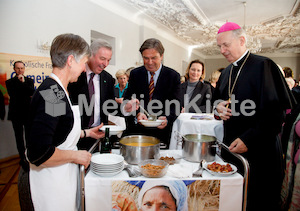 kfb Famileinfastag Suppenessen im Barocksaal.jpg