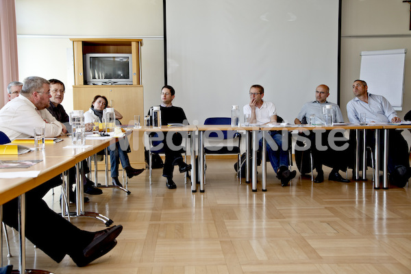 Konferenz Uebergabe-6995