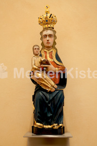 Kreuz, Marienstatue, Altarraum-13.jpg