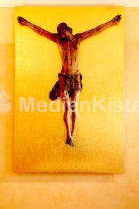 Kreuz, Marienstatue, Altarraum-7.jpg