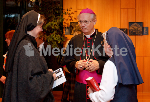 Licht getaucht kommst Du Sr. Maria Johanna Senn-042-43
