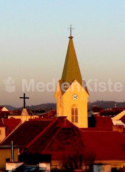 LN 08 Heilandskirche abends Irmgard Kellner.jpg