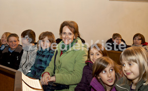 Ministranten Gebet in der Stadtpfarrkirche-9587