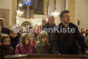 Ministranten Gebet in der Stadtpfarrkirche-9600