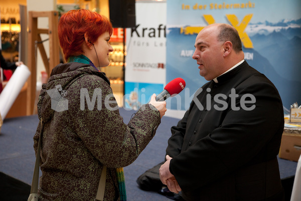 Pfarrer Brei im Citypark Teil 9 (21 von 311).jpg
