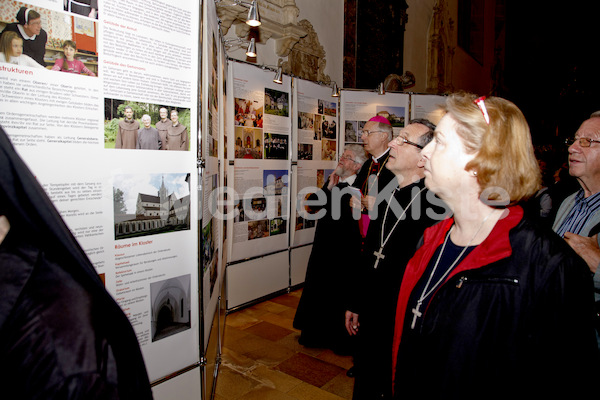 Seite 03 oben rechts Ordenstag, Ausstellungseroeffnung Orden-8165