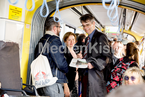 _a_Autofasten_Straßenbahn-5226