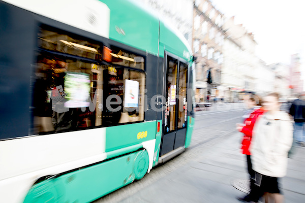 _Autofasten_Straßenbahnfahrt (3)