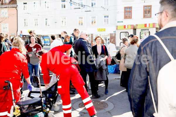 _b_Autofasten_Straßenbahn_Suppenessen_Fleischfasten-5122