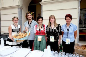 Agape 17_18 Sonntagsblatt  Bischofsweihe_Agape_17_bis_18_Uhr_Sonntagsblatt IMG_1649