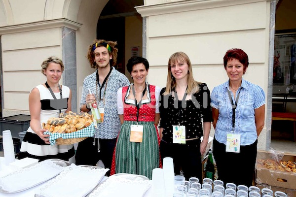 Agape 17_18 Sonntagsblatt  Bischofsweihe_Agape_17_bis_18_Uhr_Sonntagsblatt IMG_1649
