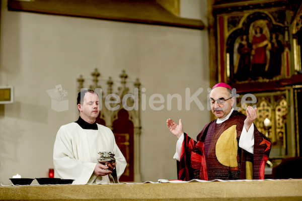 Aschermittwoch_Aschenkreuz_Stadtpfarrkirche-27