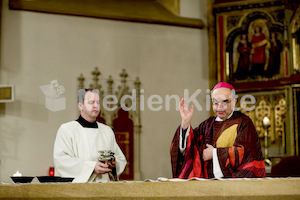 Aschermittwoch_Aschenkreuz_Stadtpfarrkirche-28