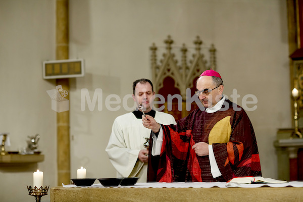 Aschermittwoch_Aschenkreuz_Stadtpfarrkirche-32