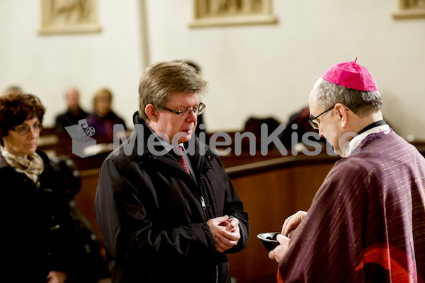 Aschermittwoch_Aschenkreuz_Stadtpfarrkirche-42