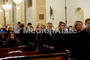 Aschermittwoch_Aschenkreuz_Stadtpfarrkirche-56