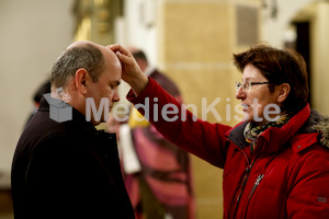 Aschermittwoch_Aschenkreuz_Stadtpfarrkirche-64