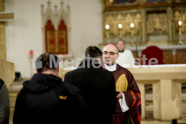 Aschermittwoch_Aschenkreuz_Stadtpfarrkirche-72