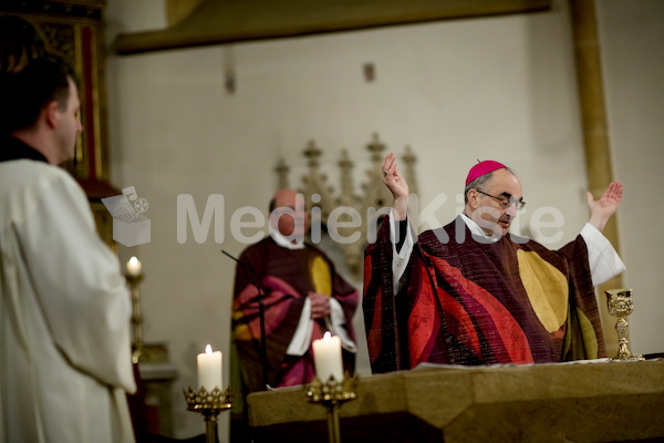 Aschermittwoch_Aschenkreuz_Stadtpfarrkirche-77