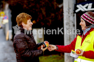 Autofasten_Äpfel_verteilen_F._Neuhold-100