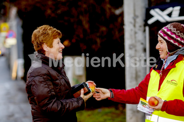 Autofasten_Äpfel_verteilen_F._Neuhold-100