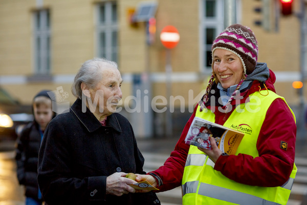 Autofasten_Äpfel_verteilen_F._Neuhold-51