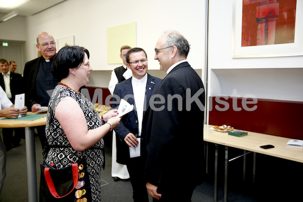 Begräbnisleiter_Dekretverleihung_Foto_Neuhold_4076