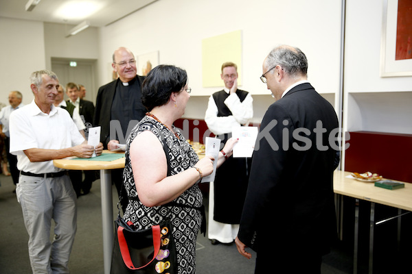 Begräbnisleiter_Dekretverleihung_Foto_Neuhold_4077