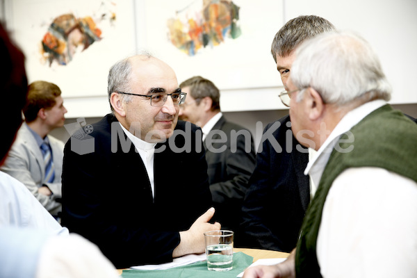 Begräbnisleiter_Dekretverleihung_Foto_Neuhold_4082