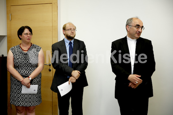Begräbnisleiter_Dekretverleihung_Foto_Neuhold_4101