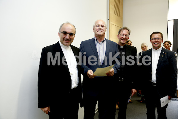 Begräbnisleiter_Dekretverleihung_Foto_Neuhold_4116