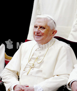 Benedikt XVI (76) Benedikt XVI (76)