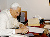 Benedikt XVI (80)