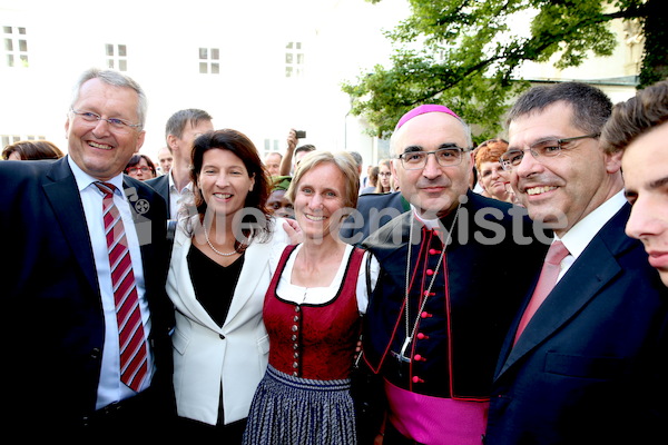 Bischofsweihe_Agape_18_bis_19_Uhr_Sonntagsblatt IMG_2326