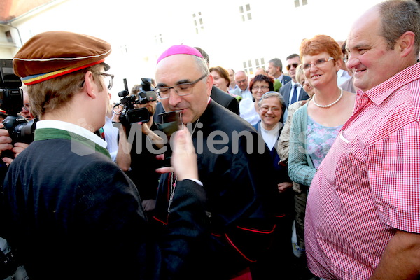 Bischofsweihe_Agape_18_bis_19_Uhr_Sonntagsblatt IMG_2345