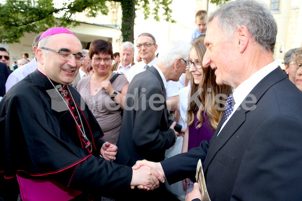 Bischofsweihe_Agape_18_bis_19_Uhr_Sonntagsblatt IMG_2375