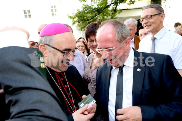 Bischofsweihe_Agape_18_bis_19_Uhr_Sonntagsblatt IMG_2382